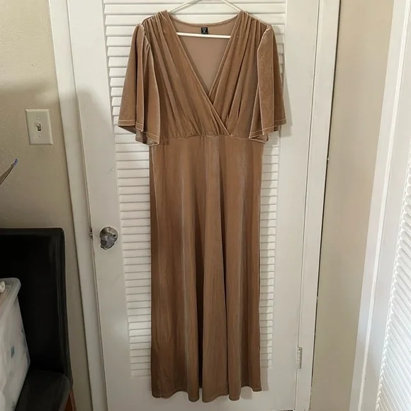 SHEIN | Dresses | Womens Shein Champagne Velvet Maxi Dress In Size 2xl